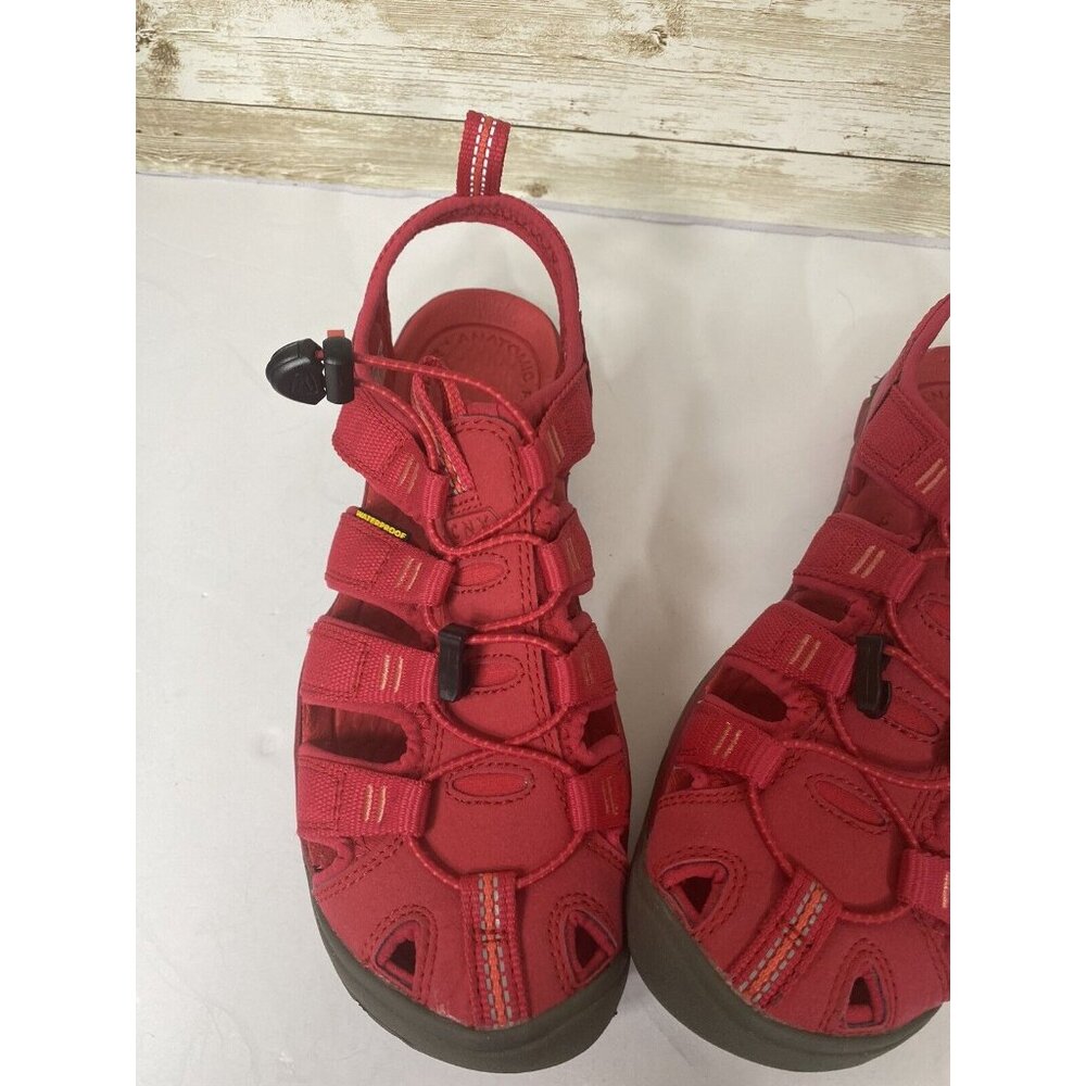 Keen Women’s Clearwater CNX Outdoor Sandals Size 6.5 Barberry / Hot Coral Pink - Picture 3 of 11